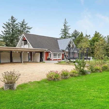 Holiday home Amazing In Oksbol With Sauna Ovtrup